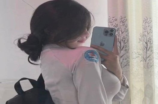 O bebê gosta de pau longo do irmão