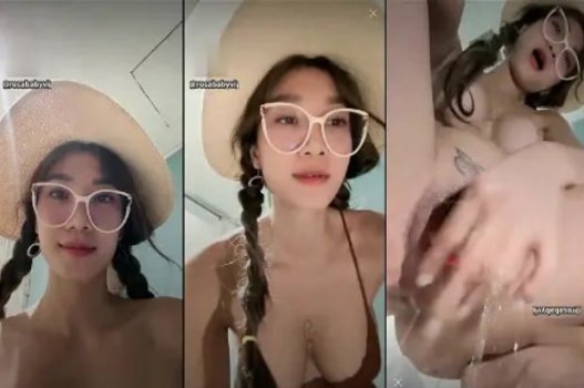 Linda garota vende buracos nas costas de prata