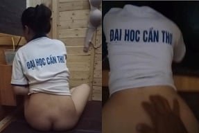 NGOC Phuong é uma garota com corpo sexy que faz emoção para muitos irmãos